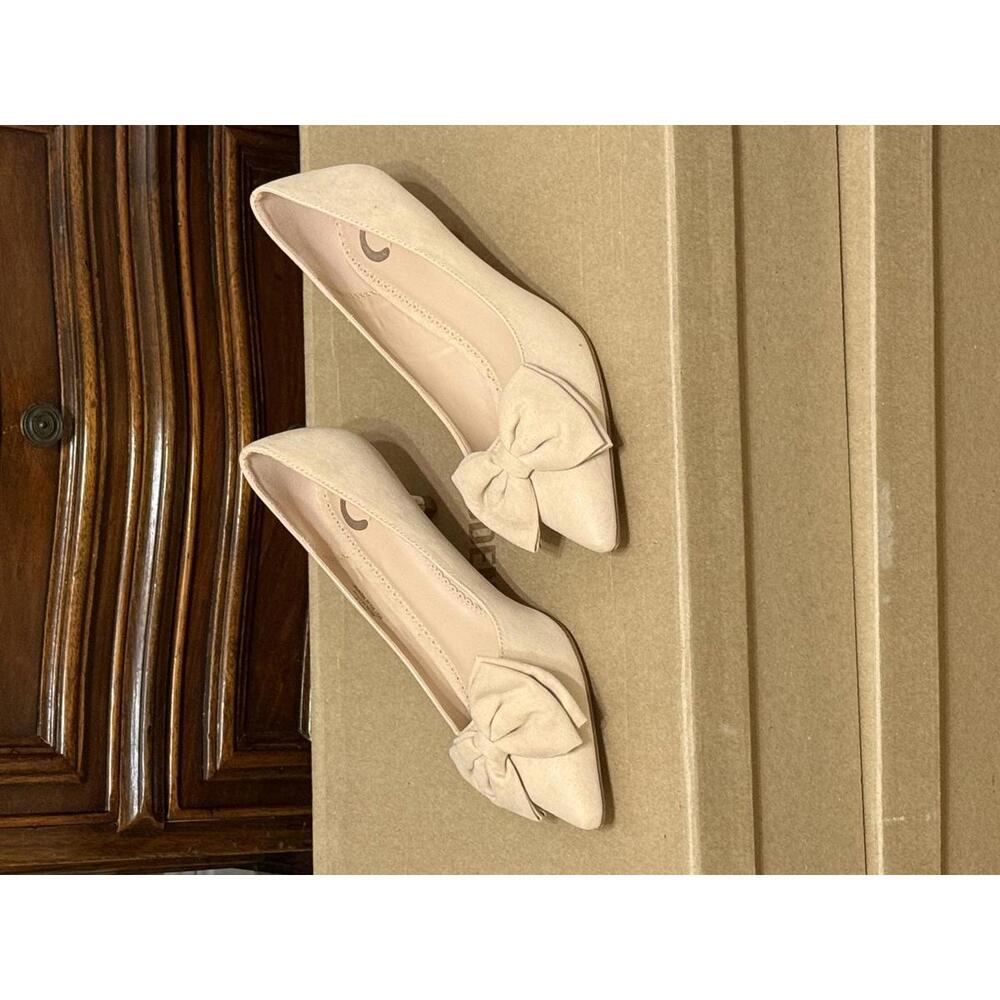 New Journee Bow Kitten Heel Suede Like Shoes